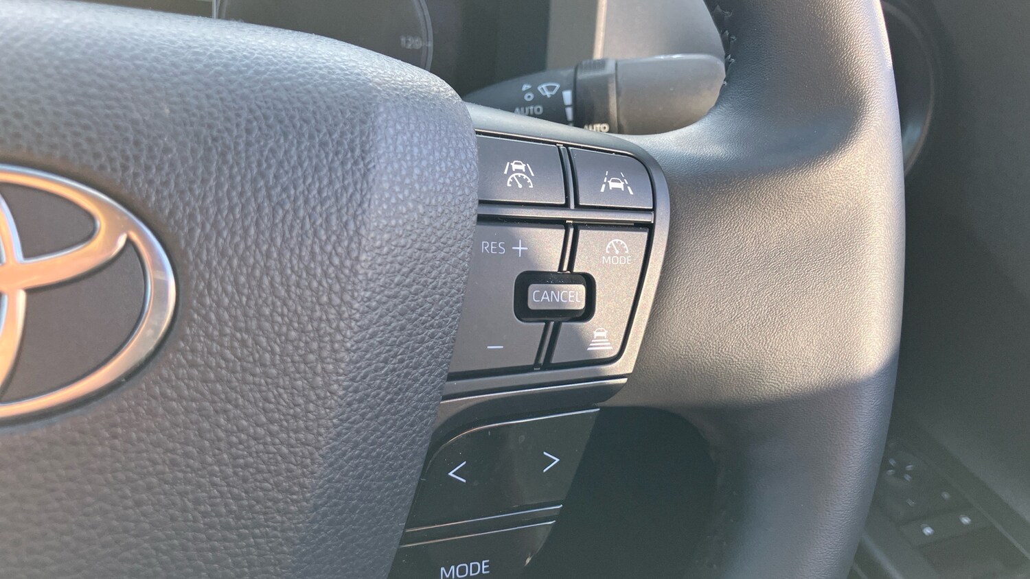 Used Toyota C-HR 2024 for sale - 76230812: Photo 34