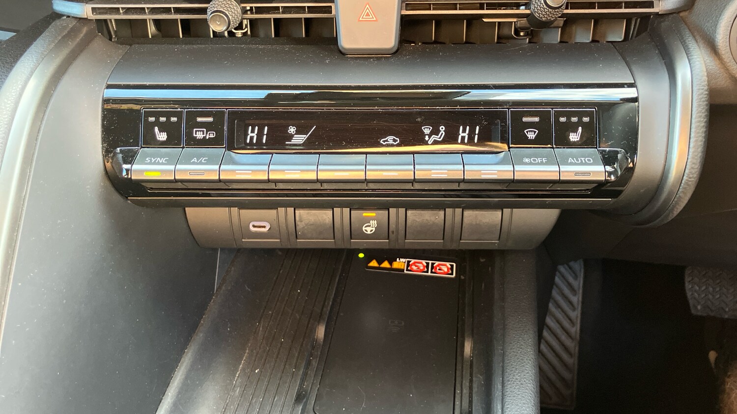 Used Toyota C-HR 2024 for sale - 76230812: Photo 37