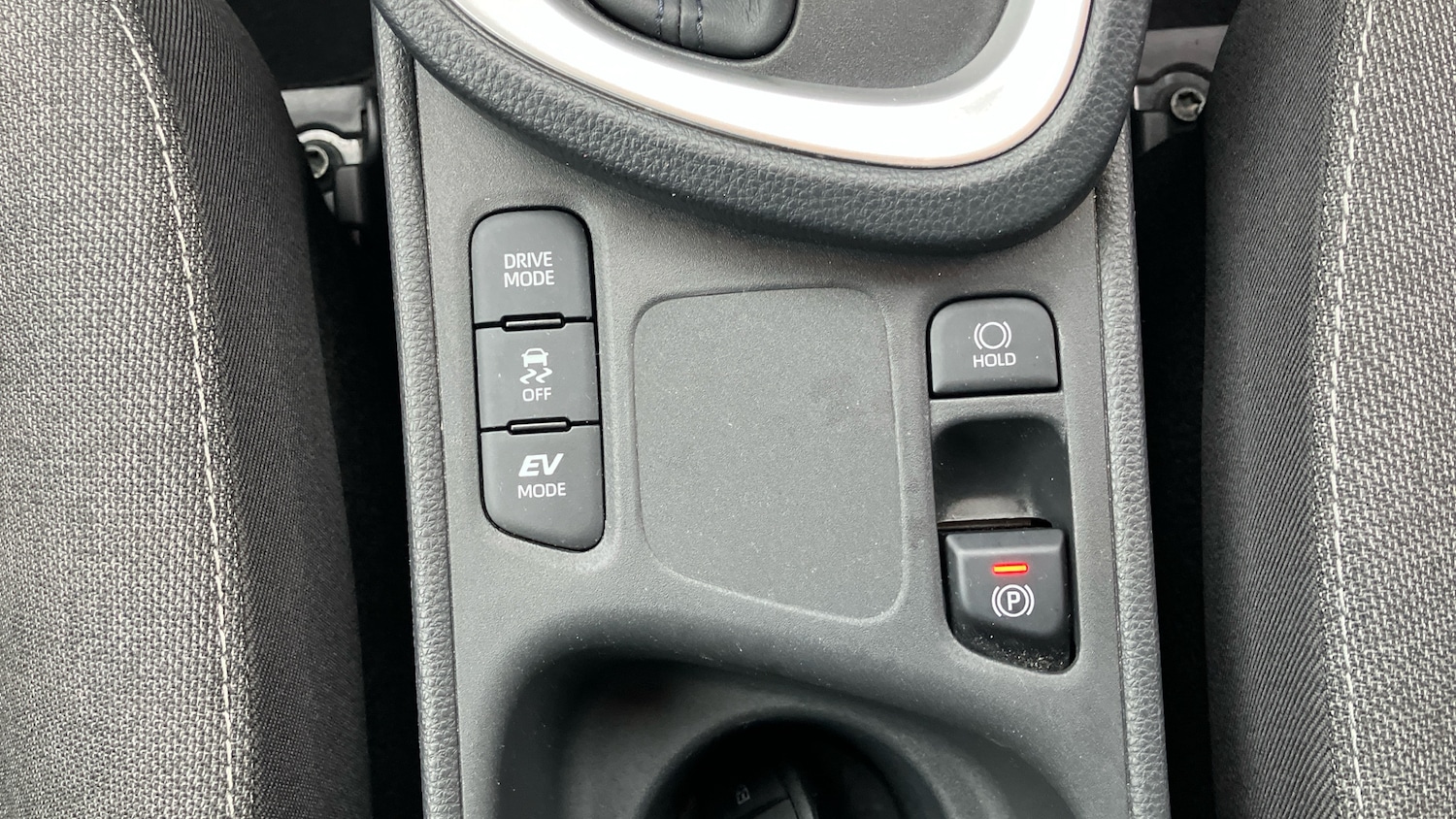 Used Toyota Yaris Cross 2024 for sale - 77339179: Photo 34