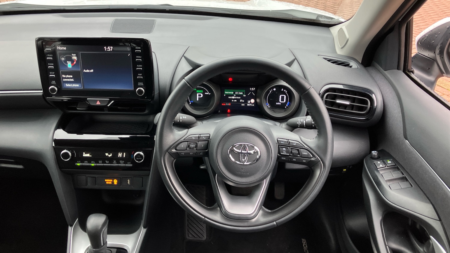 Used Toyota Yaris Cross 2024 for sale - 77339179: Photo 6