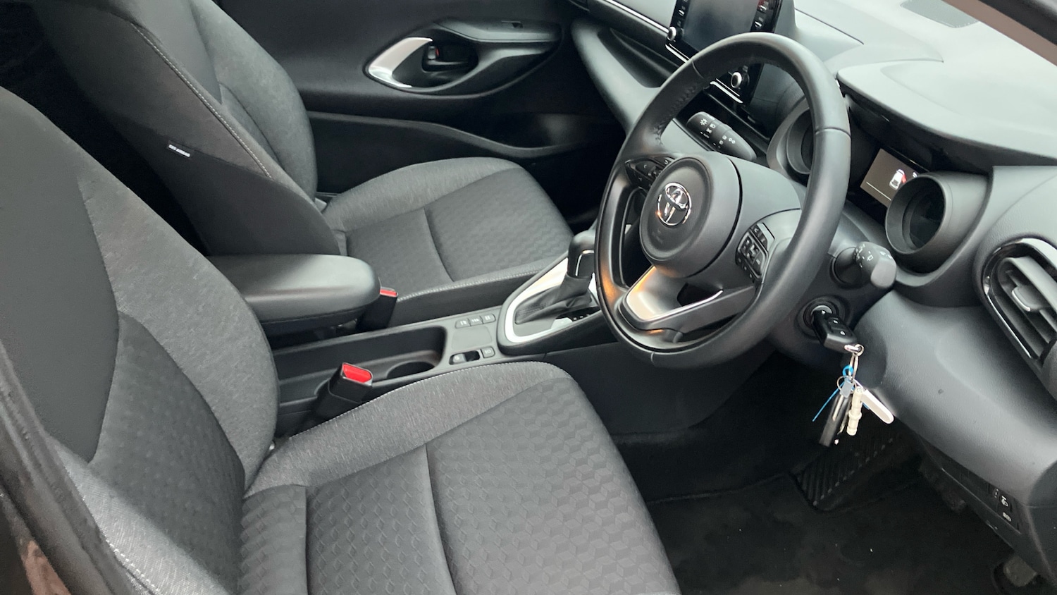 Used Toyota Yaris 2023 for sale - 76588522: Photo 11