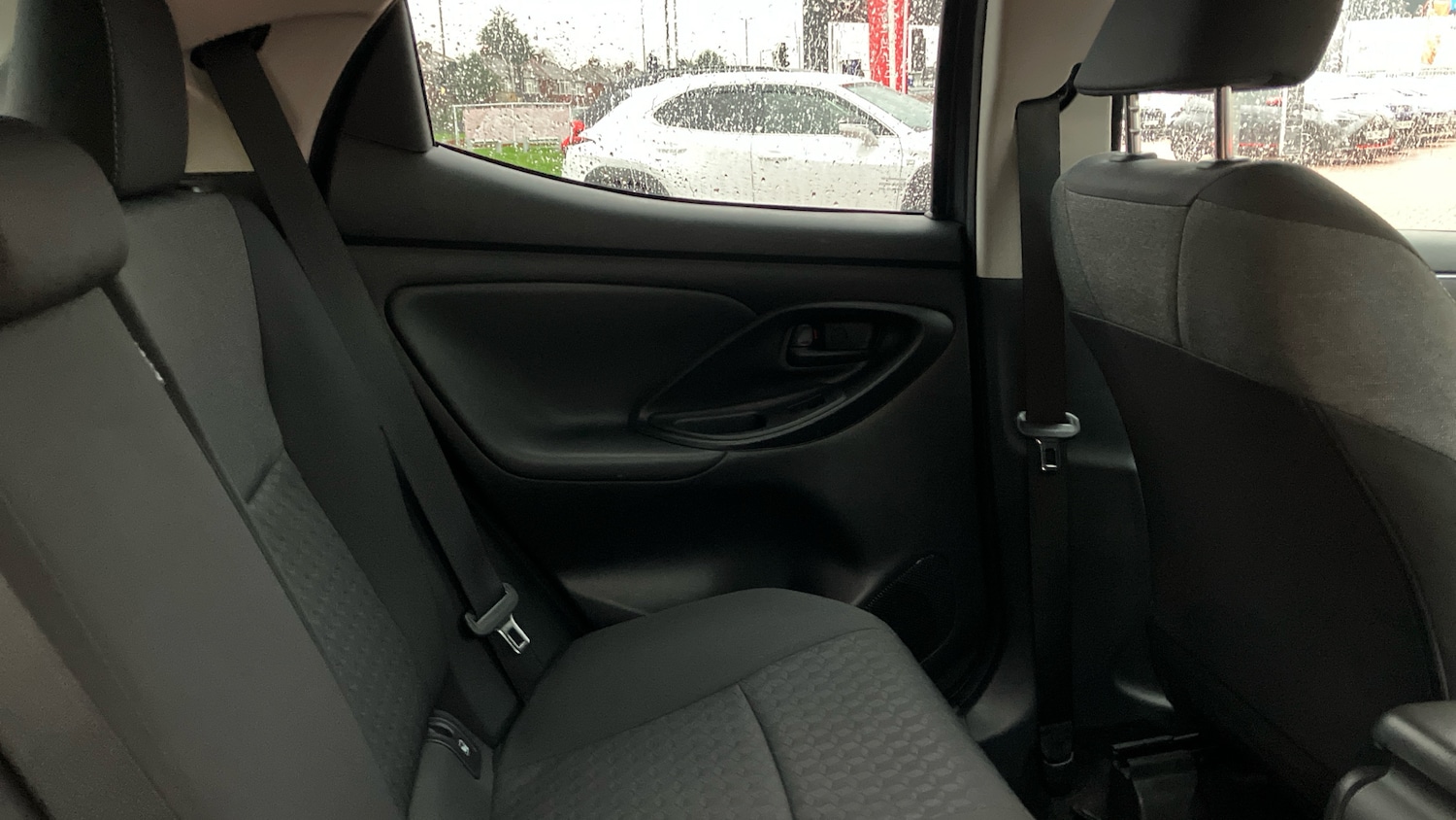 Used Toyota Yaris 2023 for sale - 76588522: Photo 12