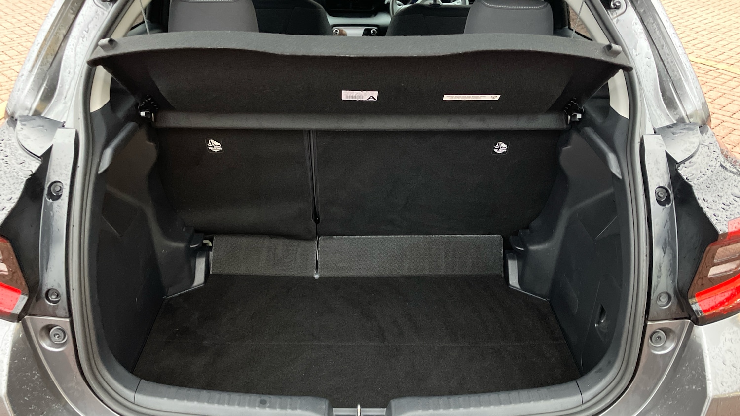 Used Toyota Yaris 2023 for sale - 76588522: Photo 14