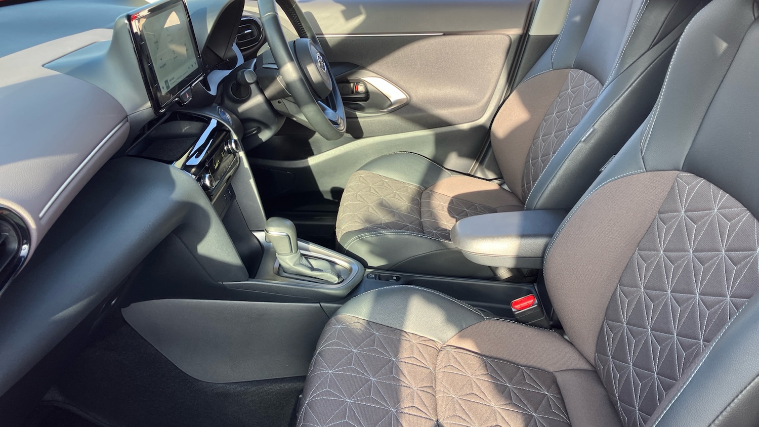 Used Toyota Yaris Cross 2023 for sale - 77434539: Photo 10