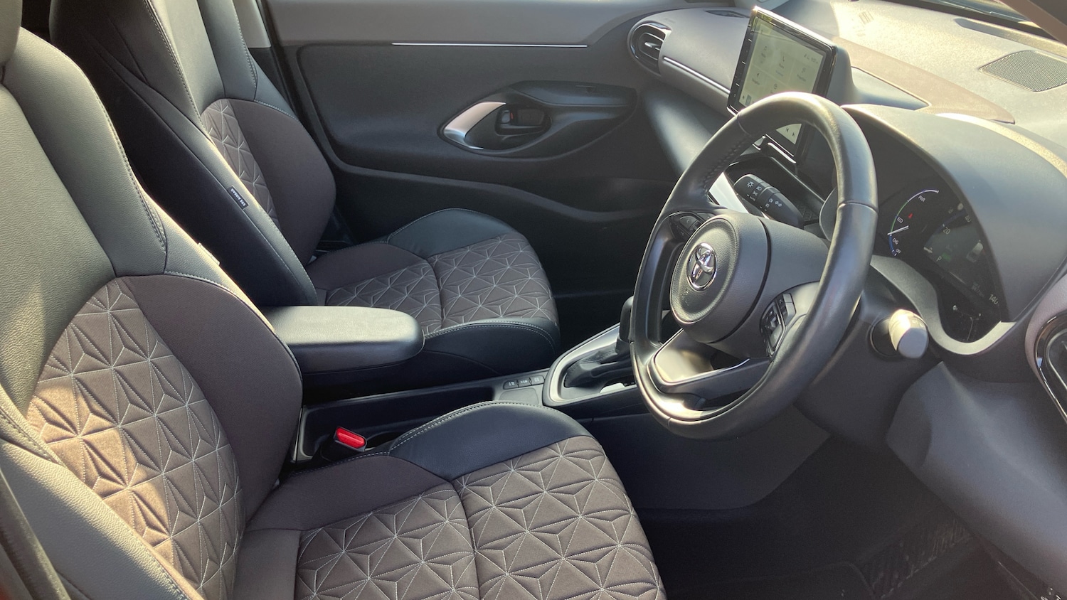 Used Toyota Yaris Cross 2023 for sale - 77434539: Photo 11