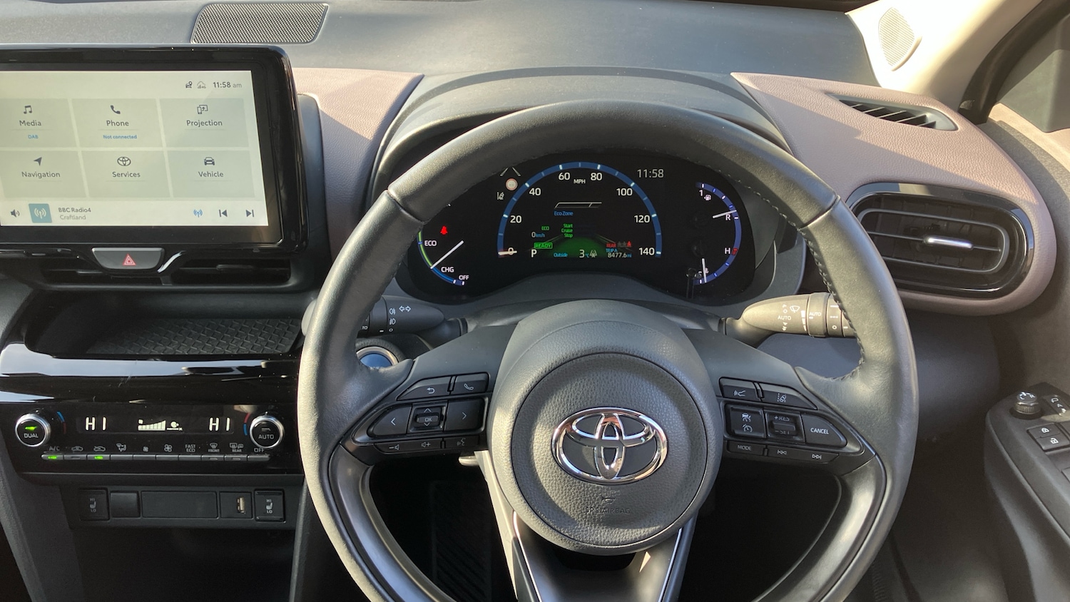 Used Toyota Yaris Cross 2023 for sale - 77434539: Photo 8