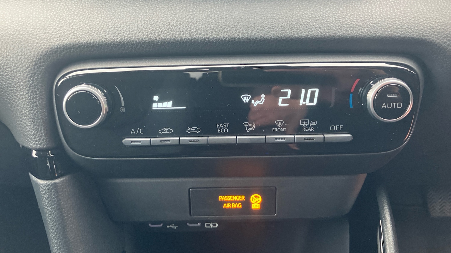 Used Toyota Yaris 2024 for sale - 76779218: Photo 36