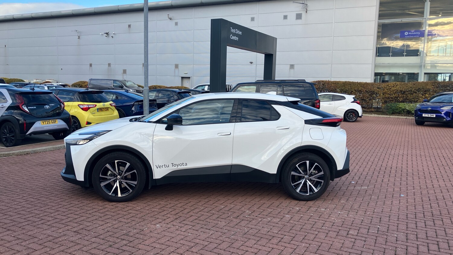 Used Toyota C-HR 2025 for sale - 76332668: Photo 17