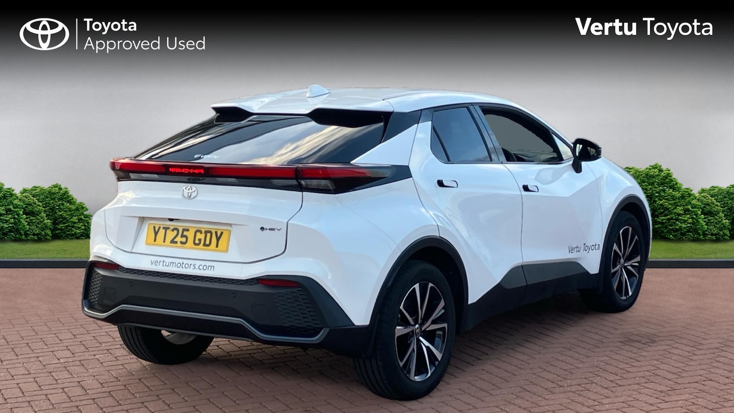 Used Toyota C-HR 2025 for sale - 76332668: Photo 2