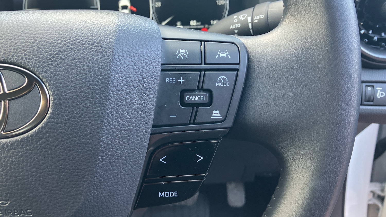 Used Toyota C-HR 2025 for sale - 76332668: Photo 40
