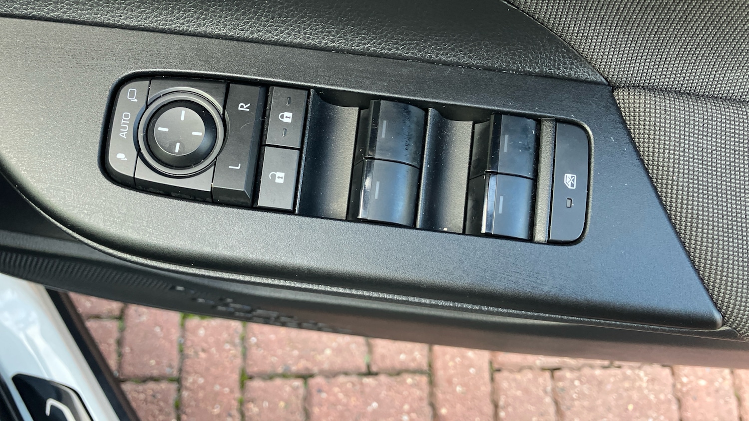 Used Toyota C-HR 2025 for sale - 76332668: Photo 42