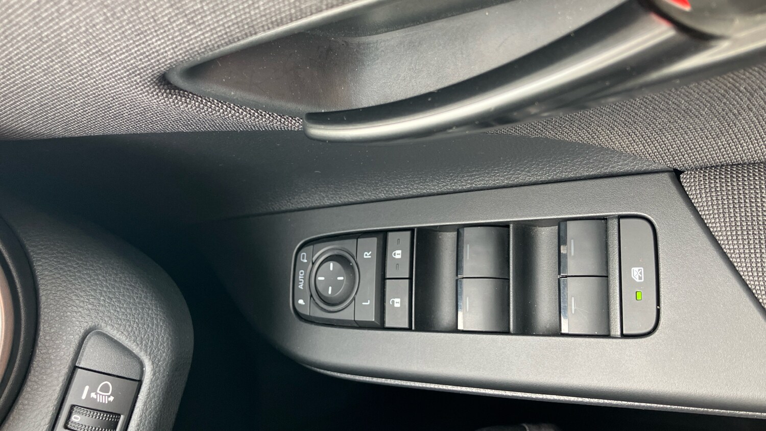 Used Toyota C-HR 2024 for sale - 77983886: Photo 42