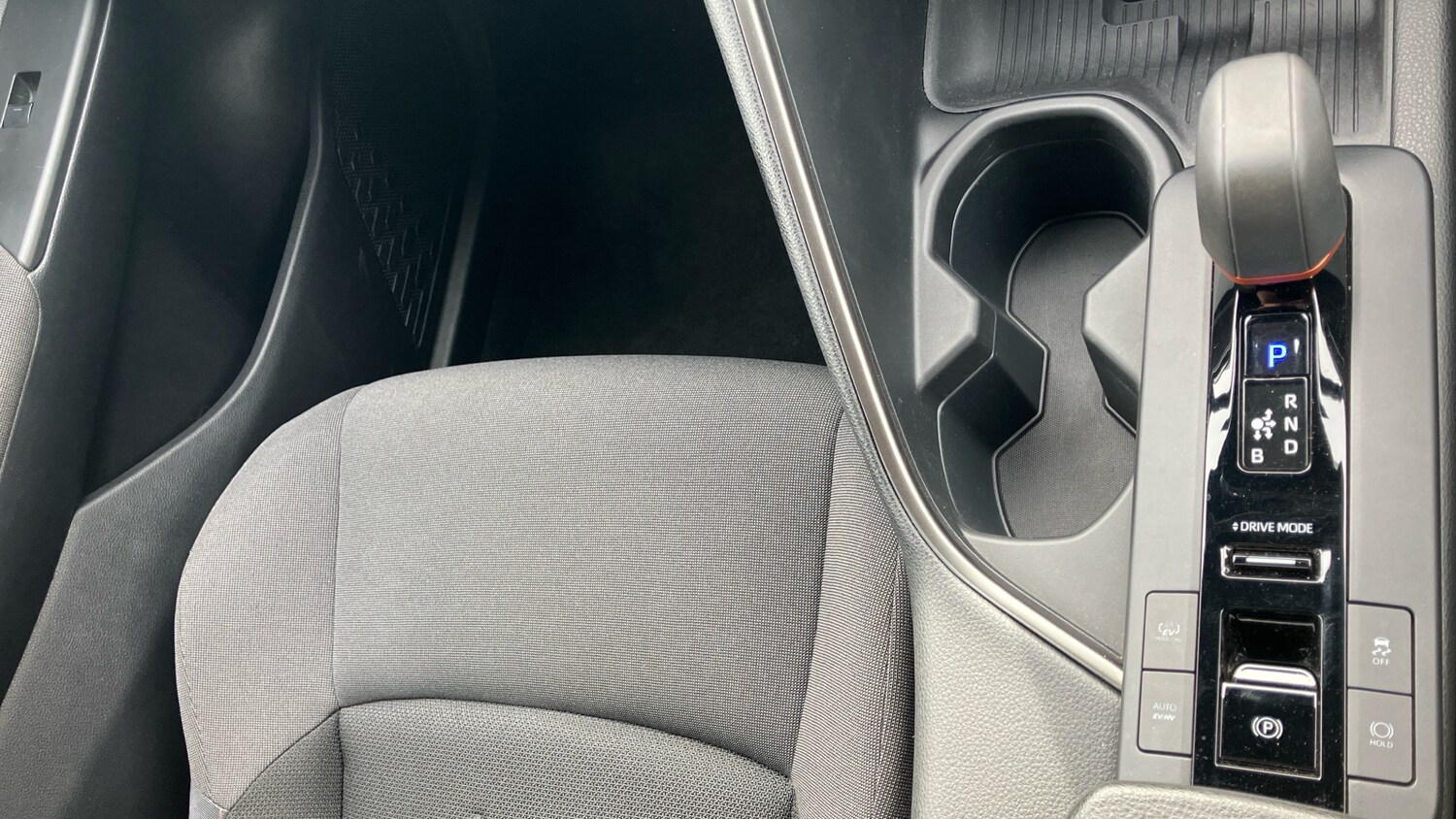 Used Toyota C-HR 2024 for sale - 77983886: Photo 47