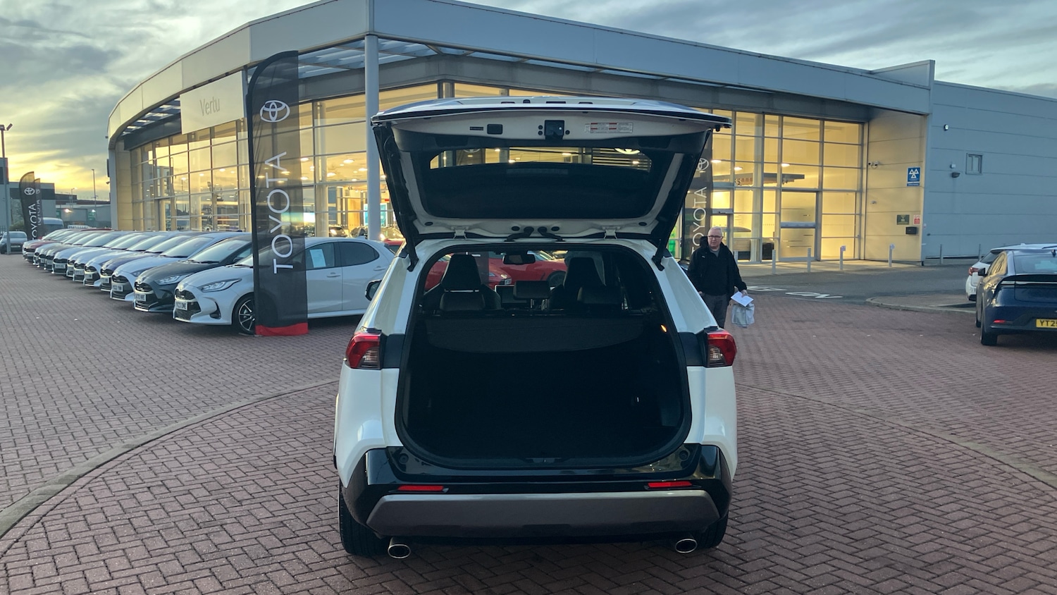 Used Toyota RAV4 2020 for sale - 77225672: Photo 29