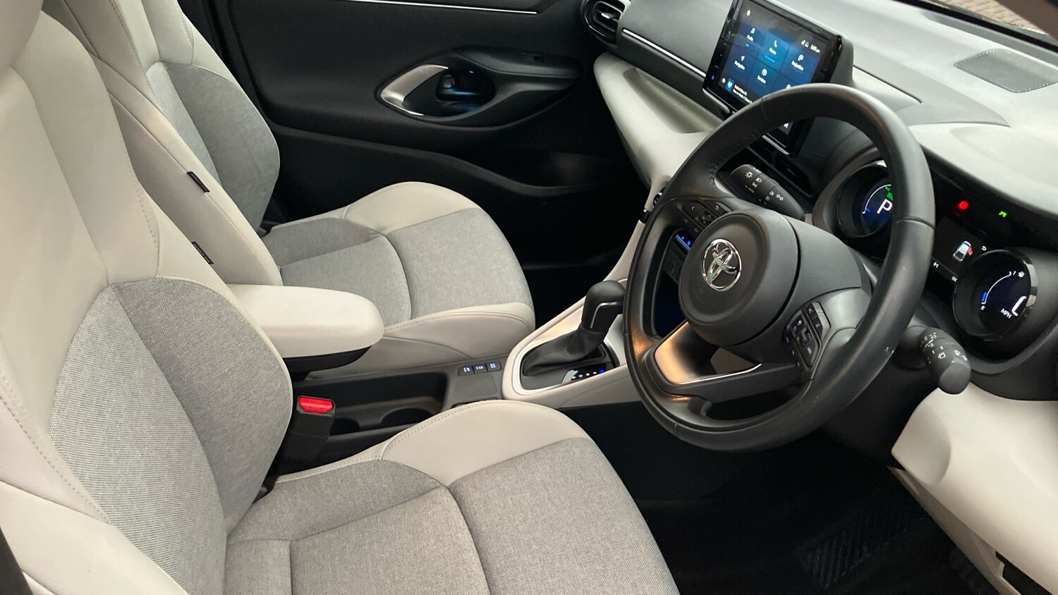 Used Toyota Yaris 2023 for sale - 77366048: Photo 11