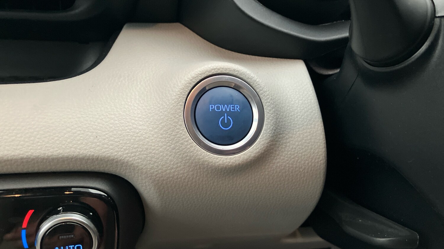 Used Toyota Yaris 2023 for sale - 77366048: Photo 37