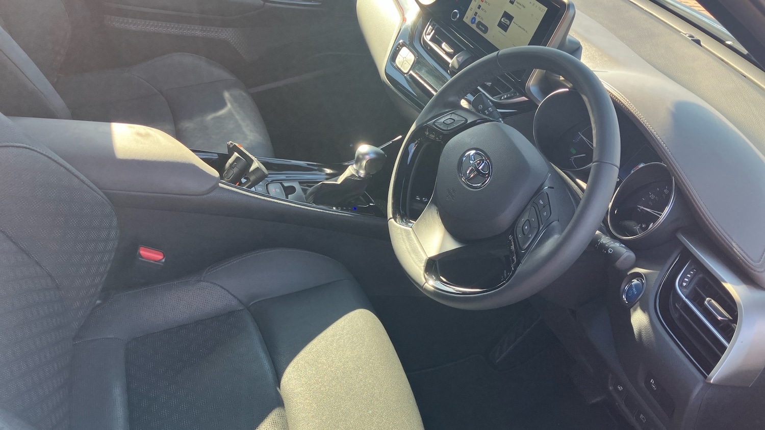 Used Toyota C-HR 2023 for sale - 76114821: Photo 11