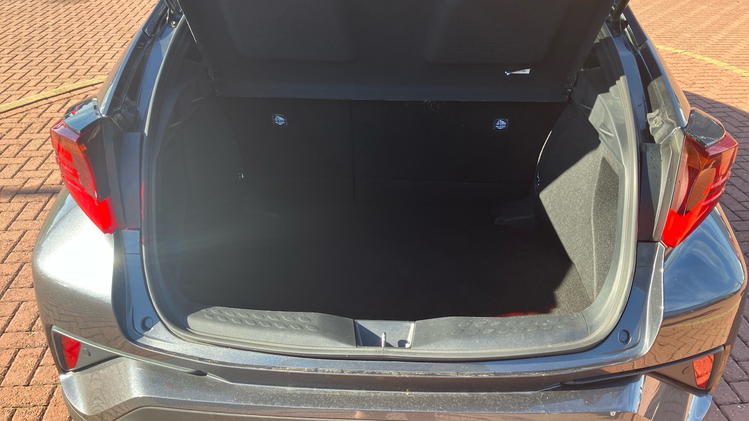 Used Toyota C-HR 2023 for sale - 76114821: Photo 14