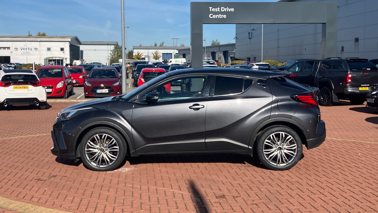 Used Toyota C-HR 2023 for sale - 76114821: Photo 17