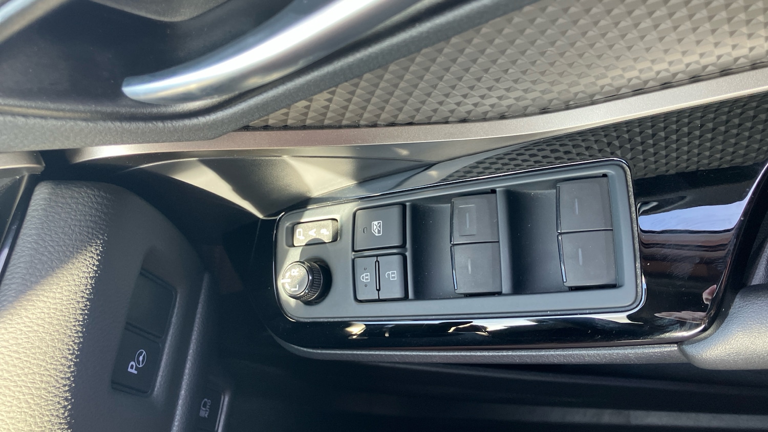 Used Toyota C-HR 2023 for sale - 76114821: Photo 39