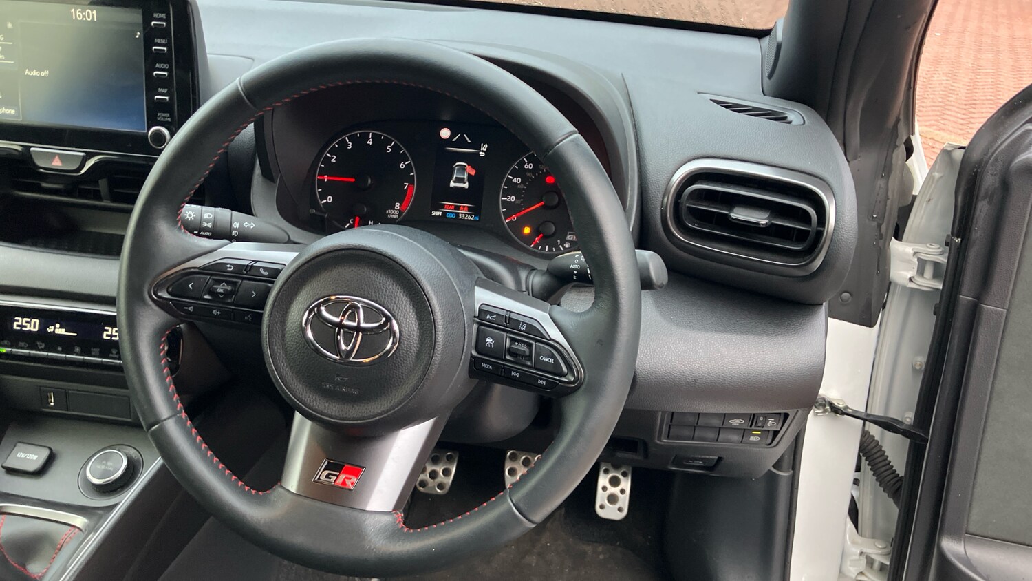 Used Toyota Yaris 2021 for sale - 77720940: Photo 8