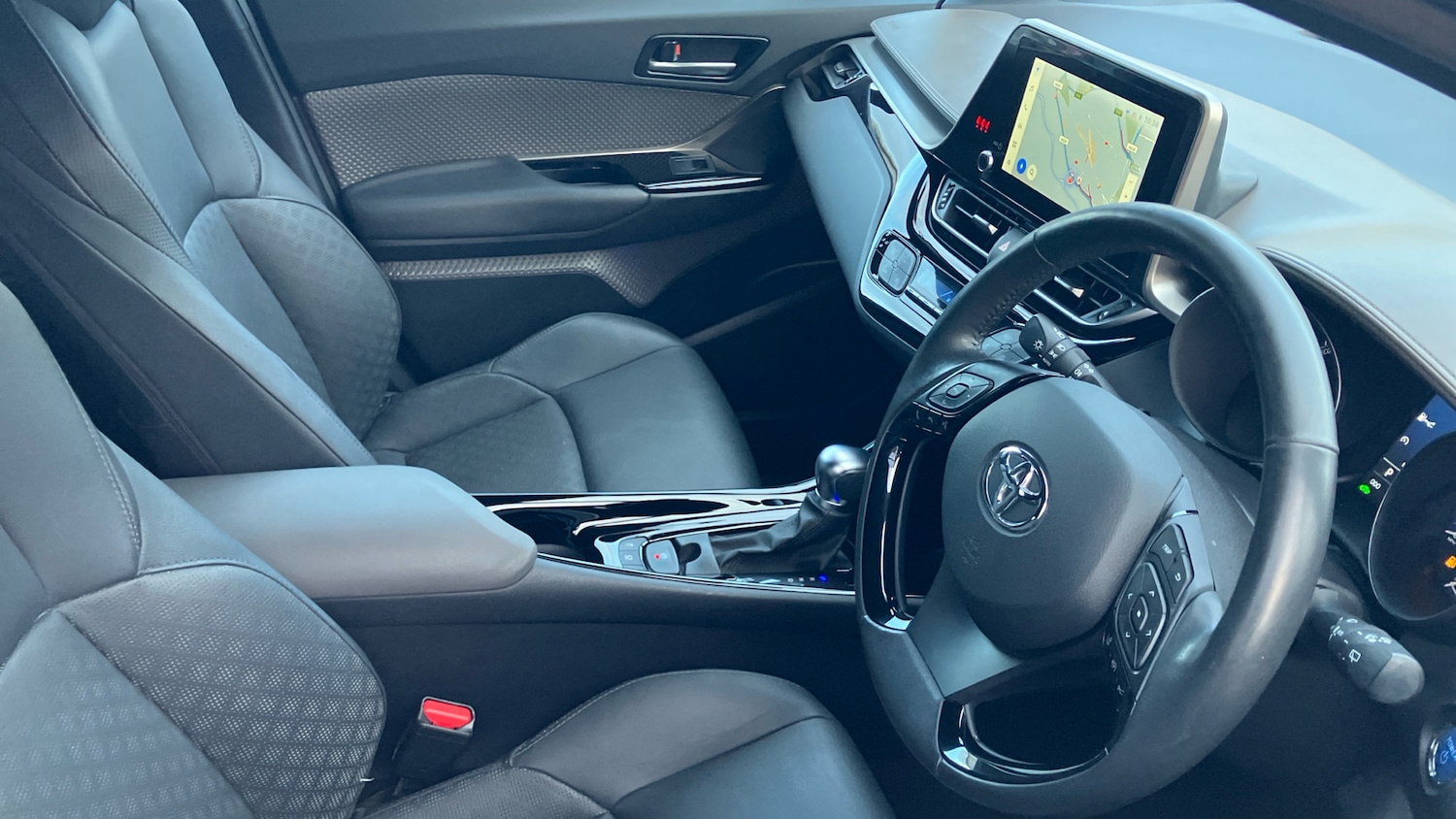 Used Toyota C-HR 2023 for sale - 76518435: Photo 11