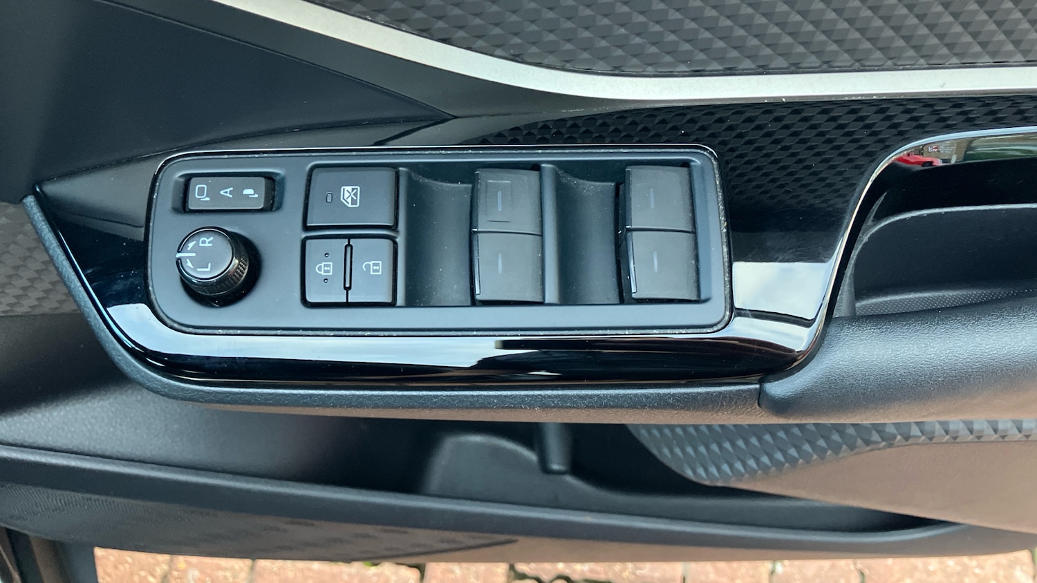 Used Toyota C-HR 2023 for sale - 76518435: Photo 42