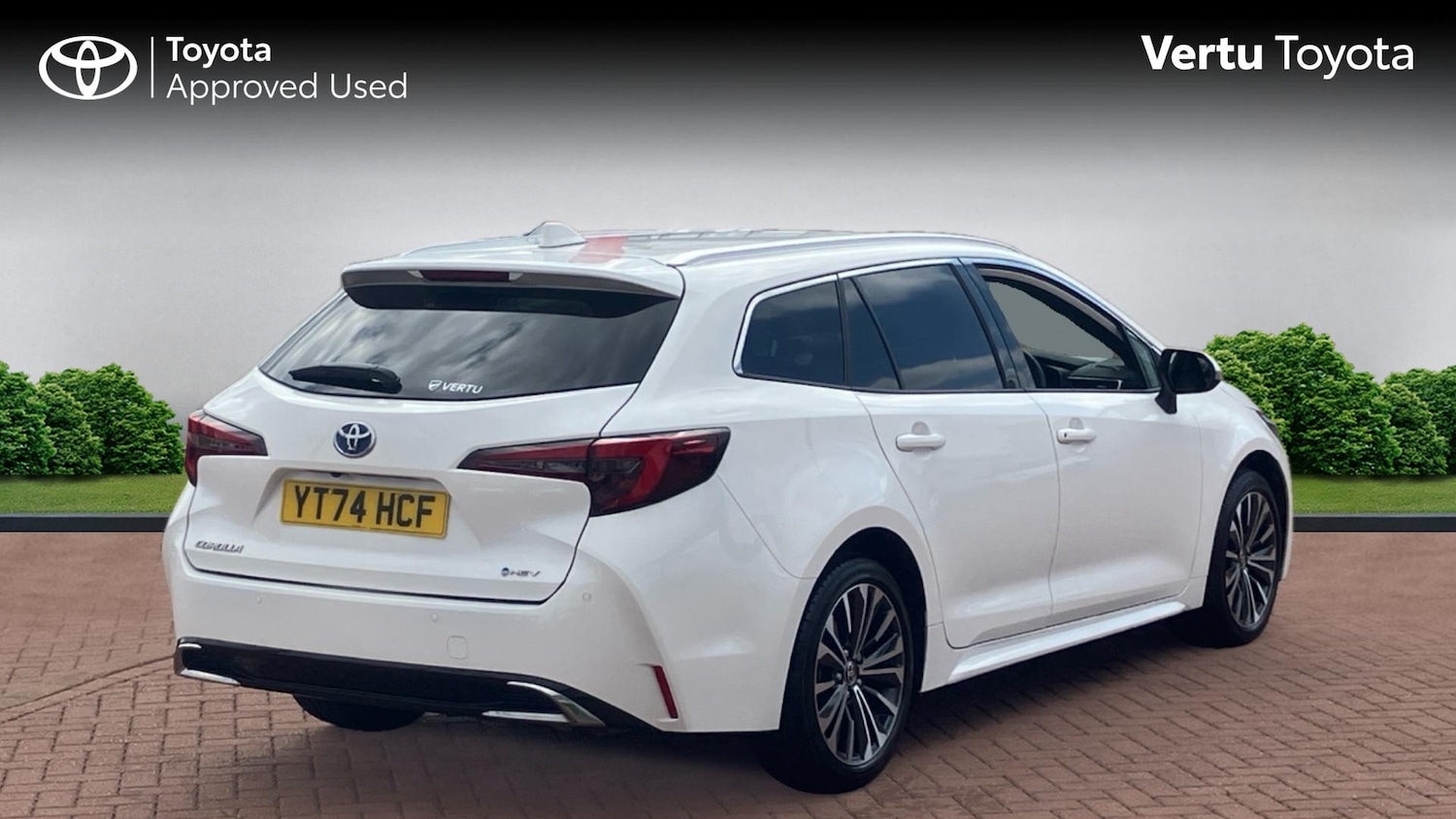 2024 Toyota Corolla 1.8 Hybrid Design 5dr CVT Hybrid Estate Estate Hybrid Automa - Picture 2 of 24