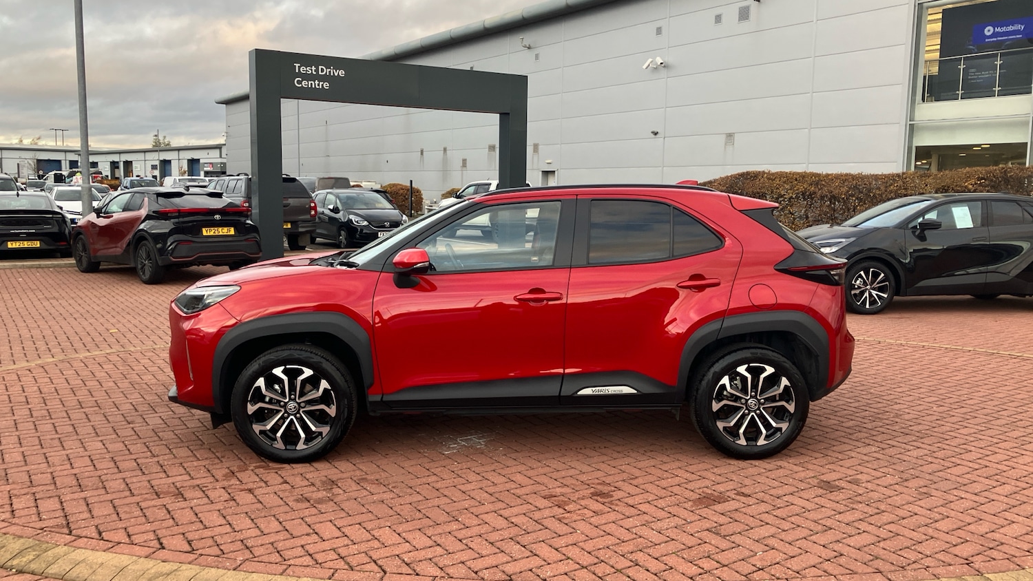 Used Toyota Yaris Cross 2023 for sale - 76477144: Photo 17