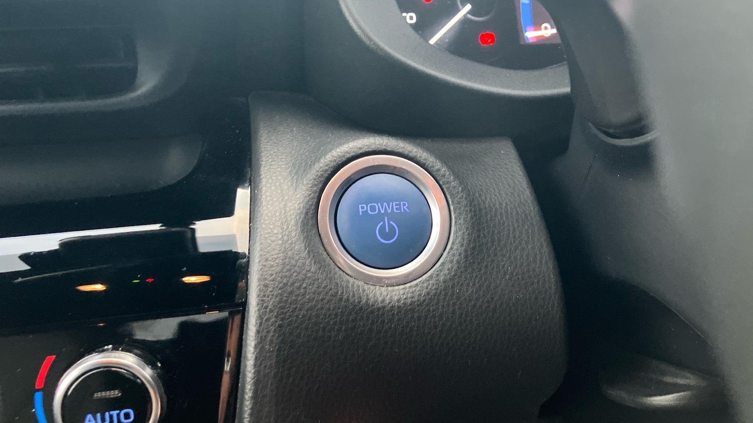 Used Toyota Yaris Cross 2023 for sale - 76477144: Photo 37