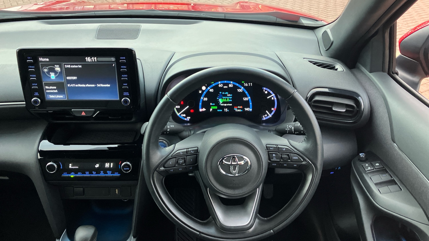 Used Toyota Yaris Cross 2023 for sale - 76477144: Photo 6