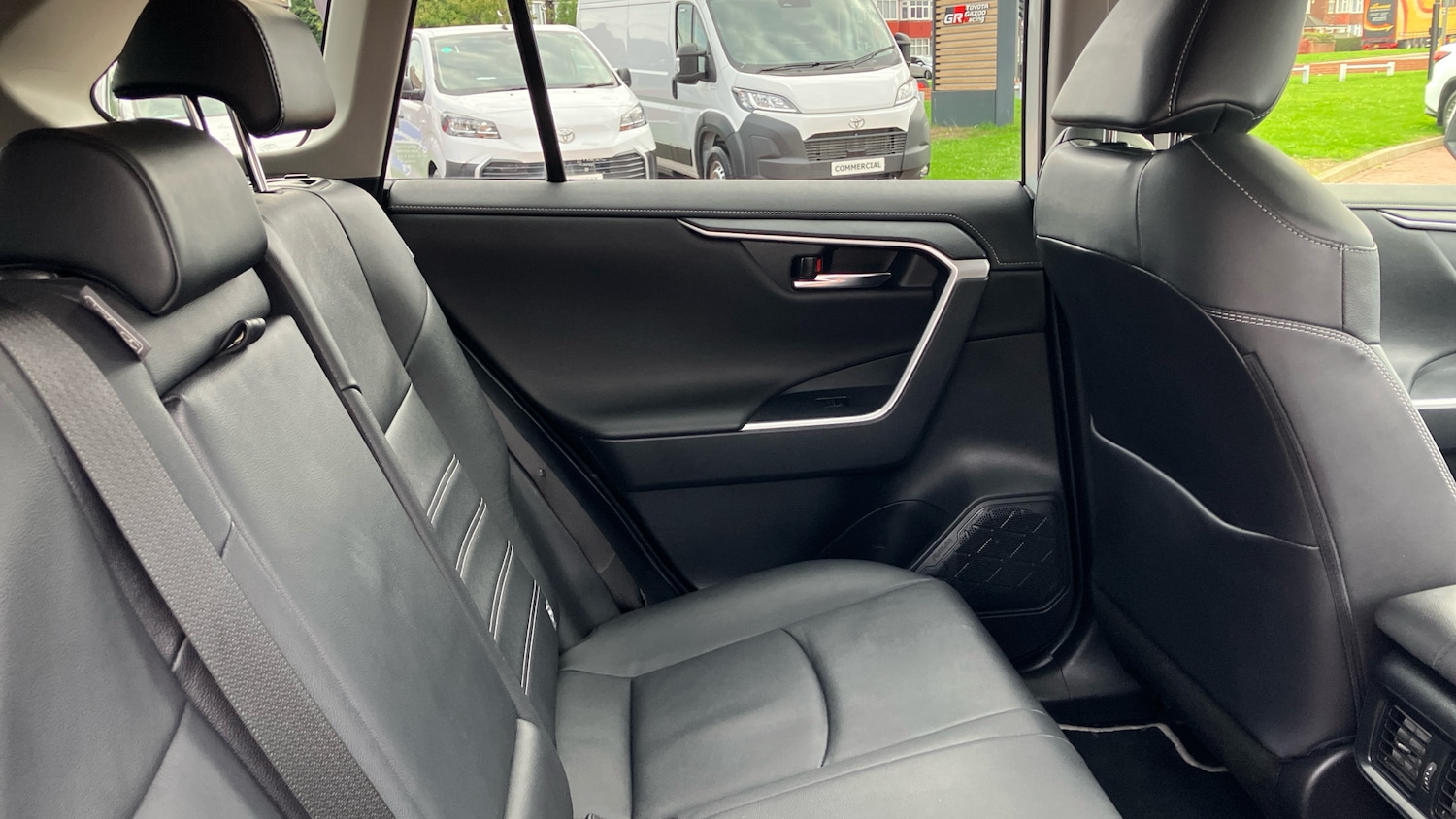 Used Toyota RAV4 2022 for sale - 76077100: Photo 12