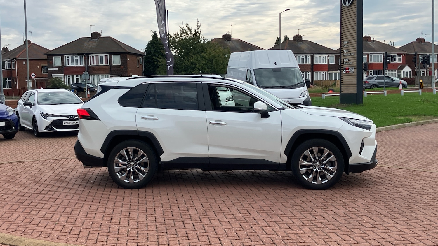 Used Toyota RAV4 2022 for sale - 76077100: Photo 16