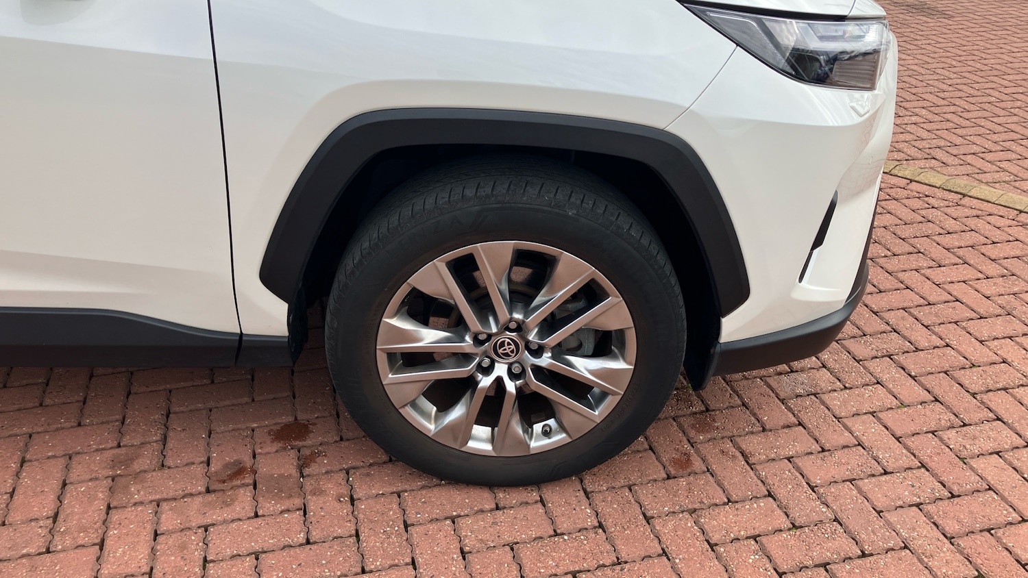 Used Toyota RAV4 2022 for sale - 76077100: Photo 31