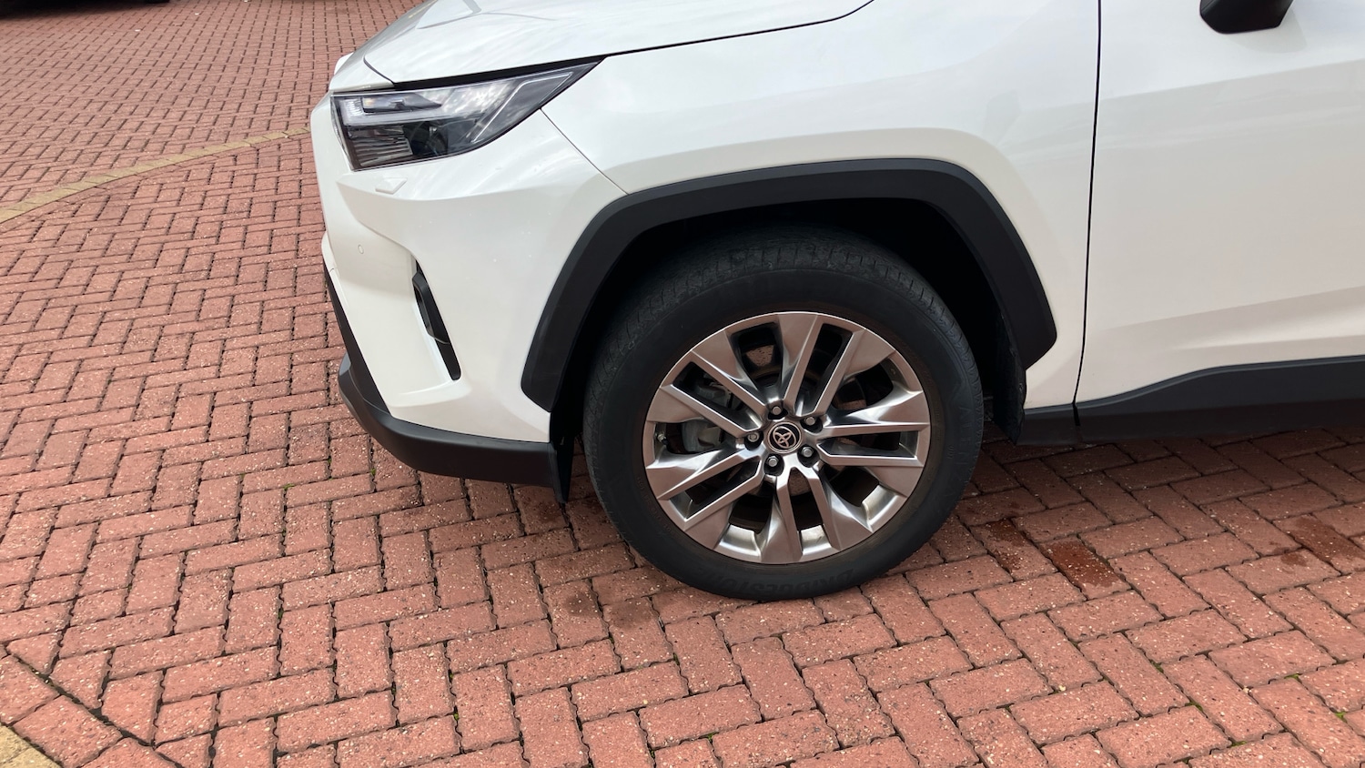 Used Toyota RAV4 2022 for sale - 76077100: Photo 34
