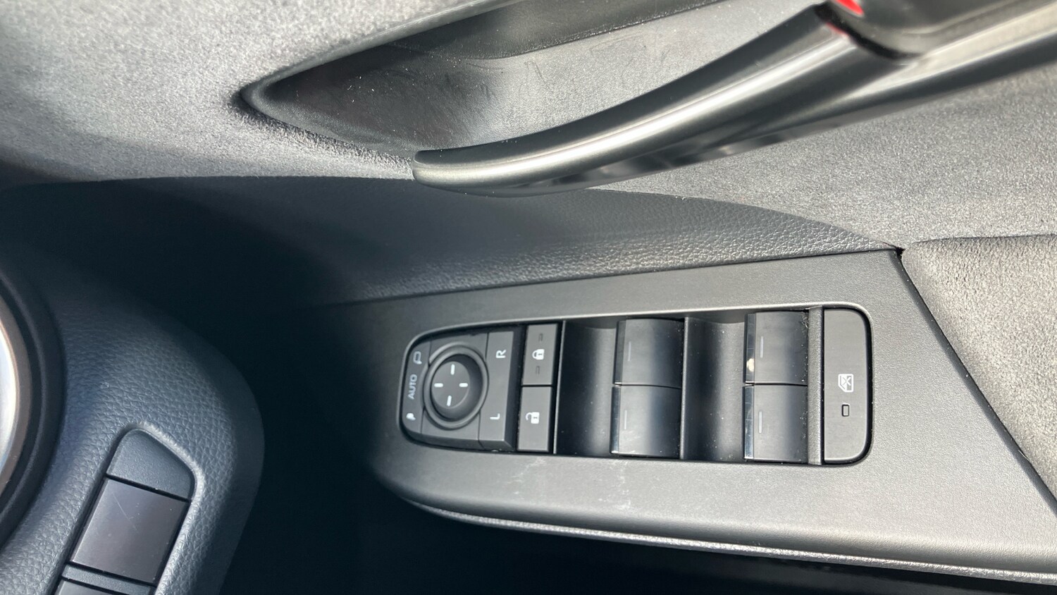 Used Toyota C-HR 2024 for sale - 78161796: Photo 42