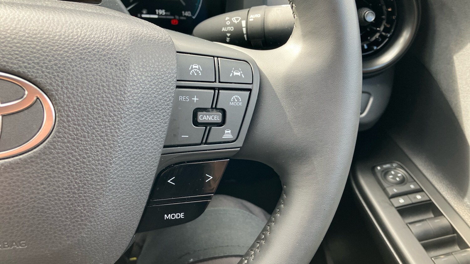 Used Toyota C-HR 2024 for sale - 78161796: Photo 48