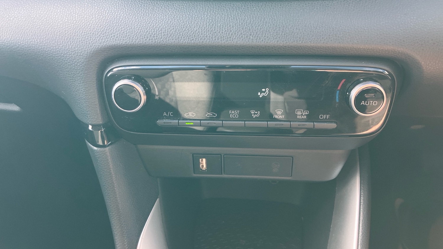 Used Toyota Yaris 2022 for sale - 76980769: Photo 42