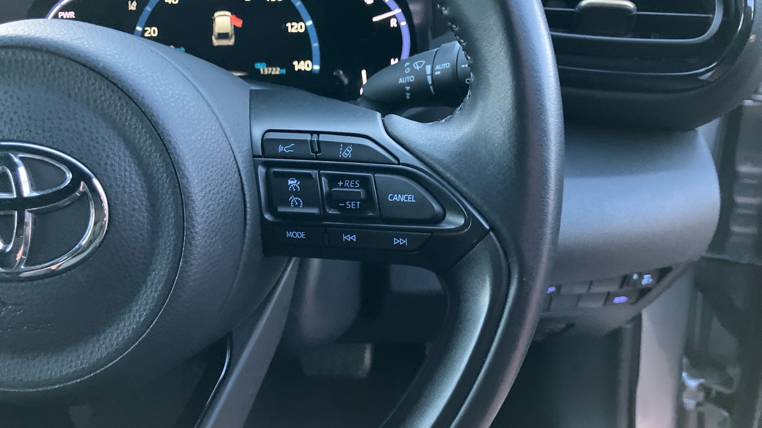 Used Toyota Yaris Cross 2022 for sale - 76859652: Photo 40