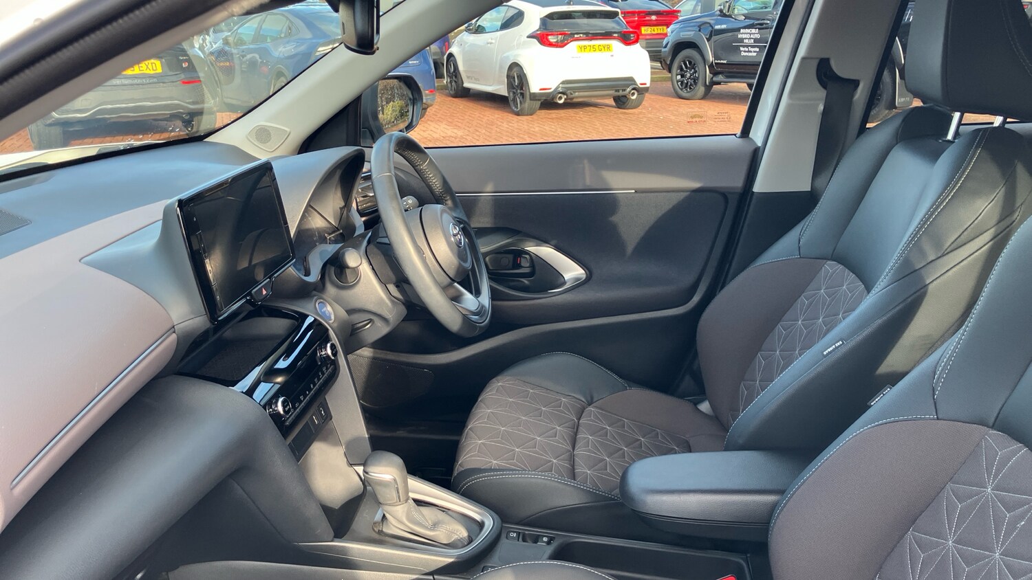 Used Toyota Yaris Cross 2022 for sale - 77639144: Photo 10