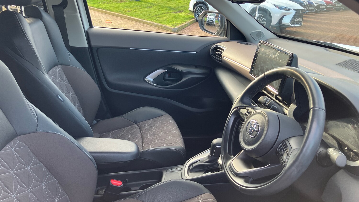 Used Toyota Yaris Cross 2022 for sale - 77639144: Photo 11