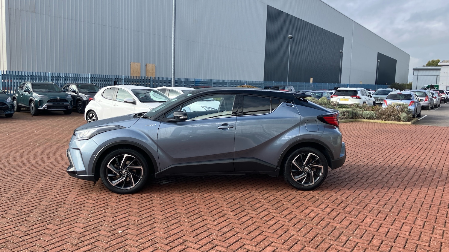 Used Toyota C-HR 2020 for sale - 76332742: Photo 17