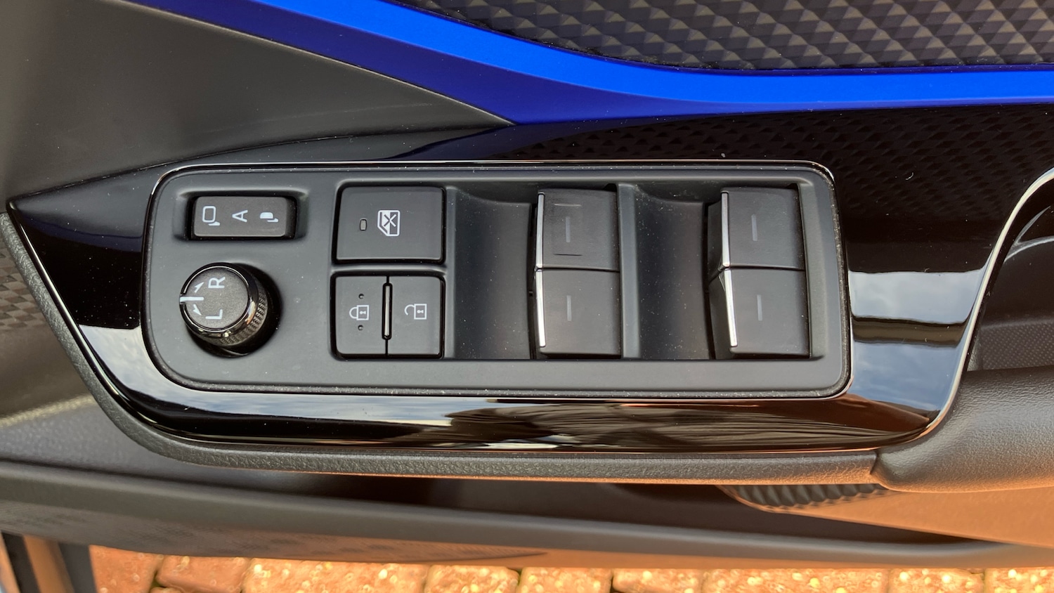 Used Toyota C-HR 2020 for sale - 76332742: Photo 41