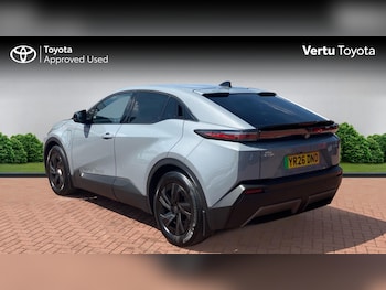 Used Toyota C-HR 2026 for sale - 79419949: Photo
