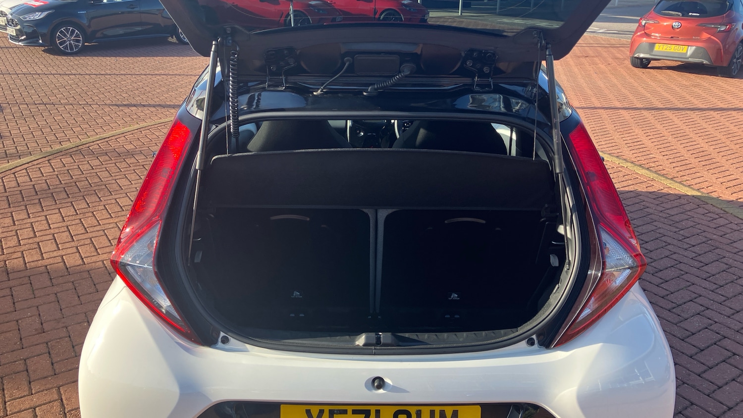 Used Toyota AYGO 2021 for sale - 77998237: Photo 14