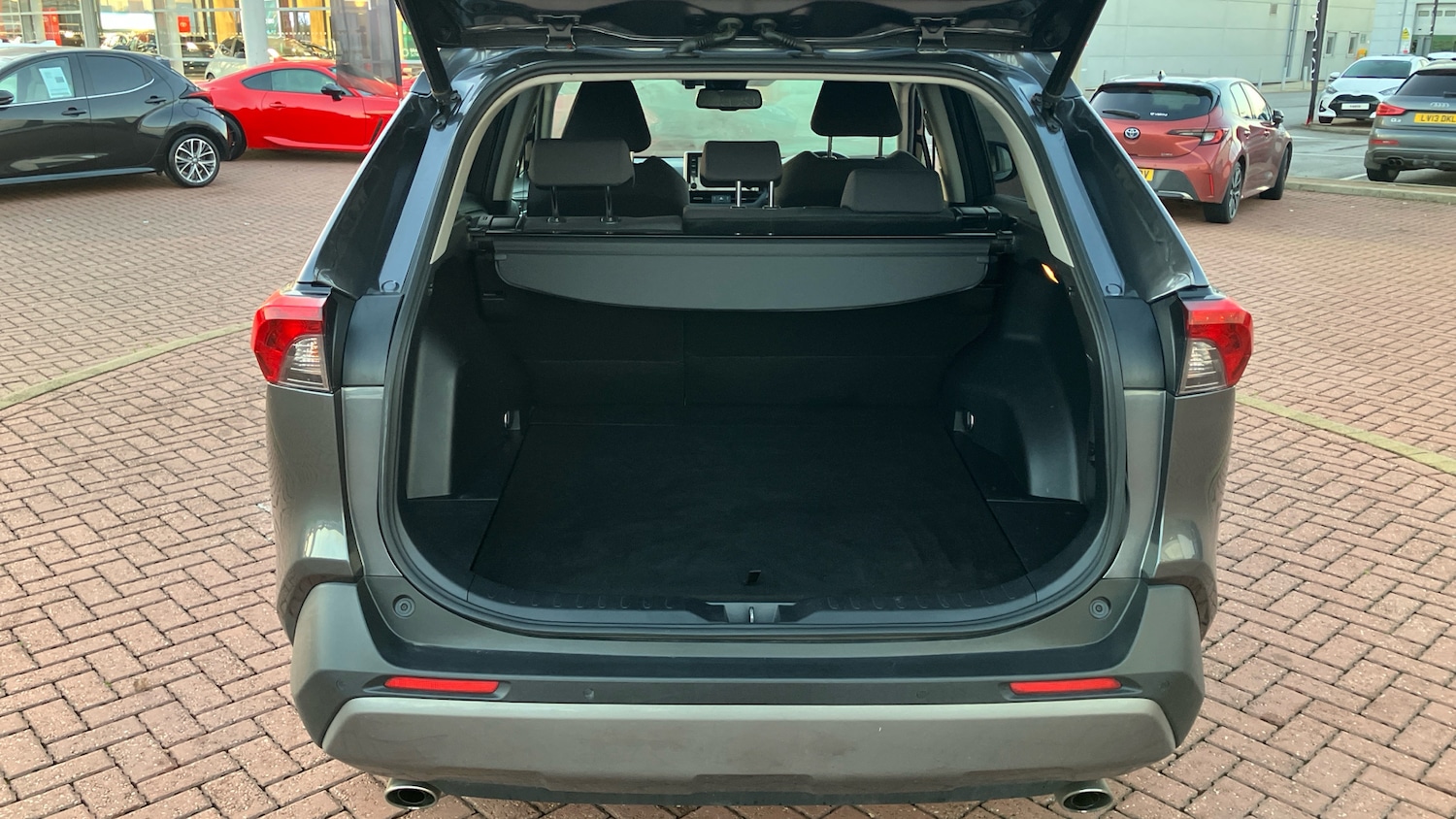 Used Toyota RAV4 2020 for sale - 76652220: Photo 14