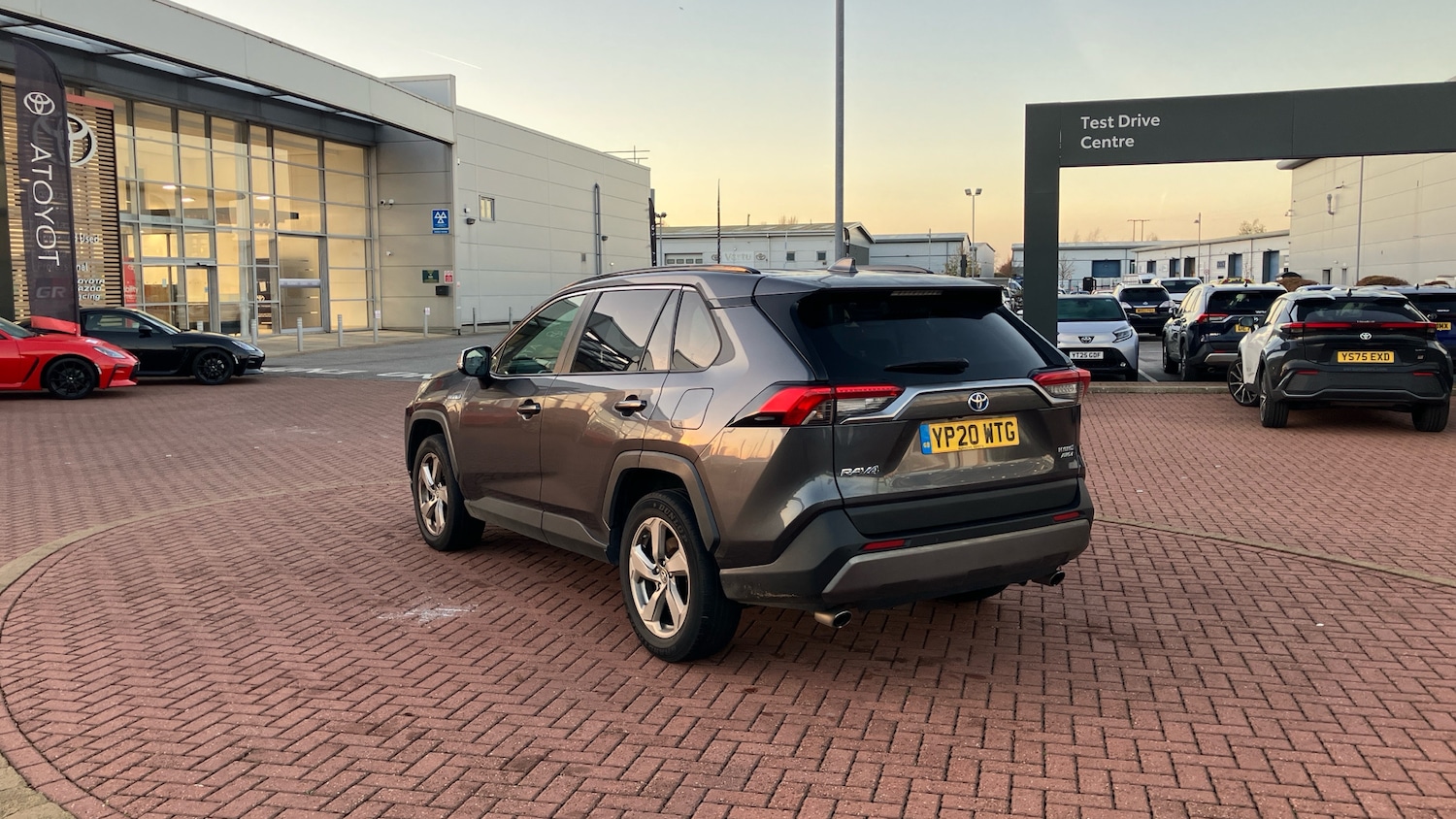 Used Toyota RAV4 2020 for sale - 76652220: Photo 31