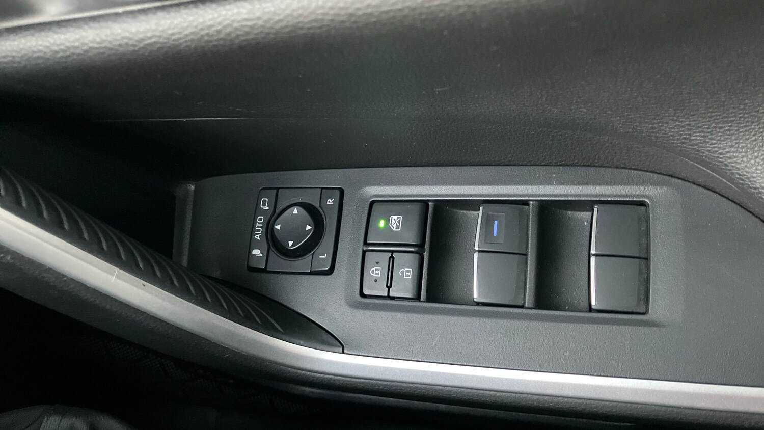 Used Toyota RAV4 2020 for sale - 76652220: Photo 39