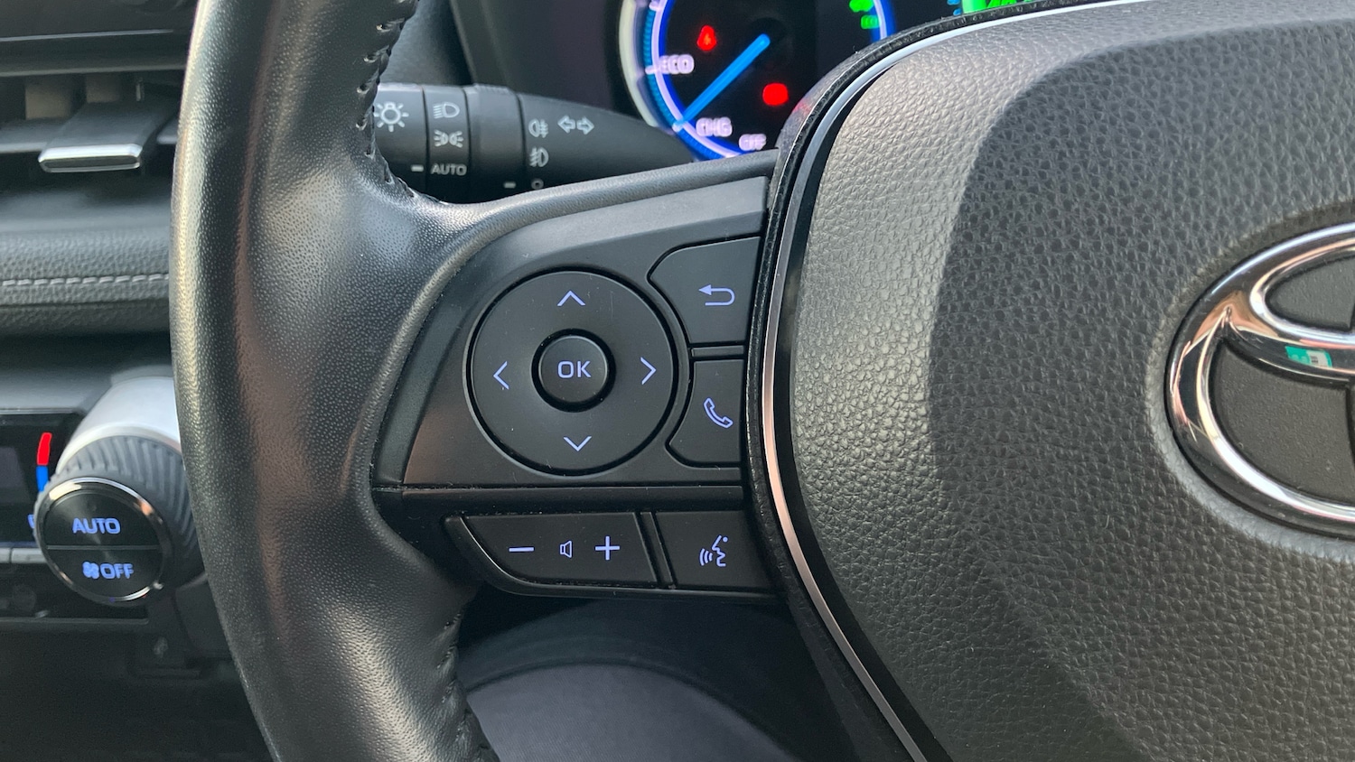 Used Toyota RAV4 2020 for sale - 76652220: Photo 42