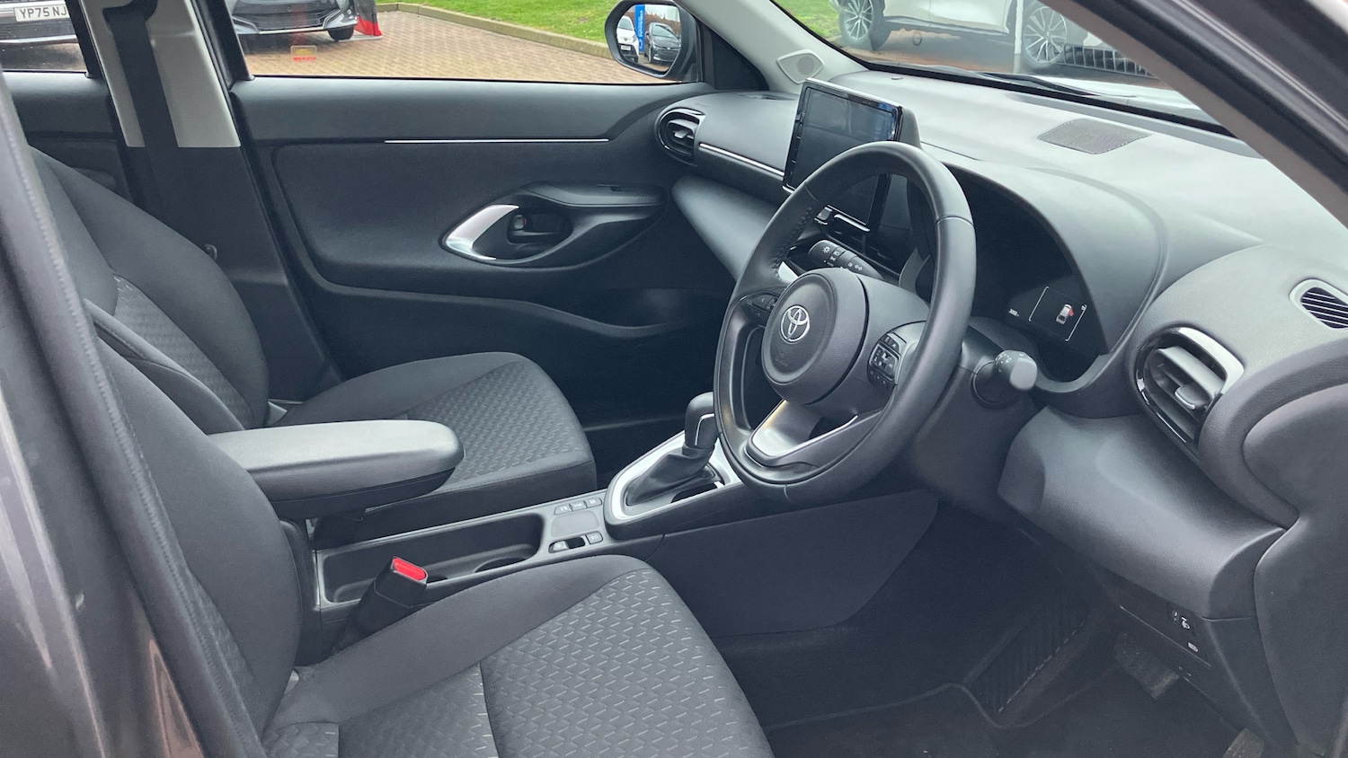 Used Toyota Yaris Cross 2024 for sale - 77901473: Photo 11